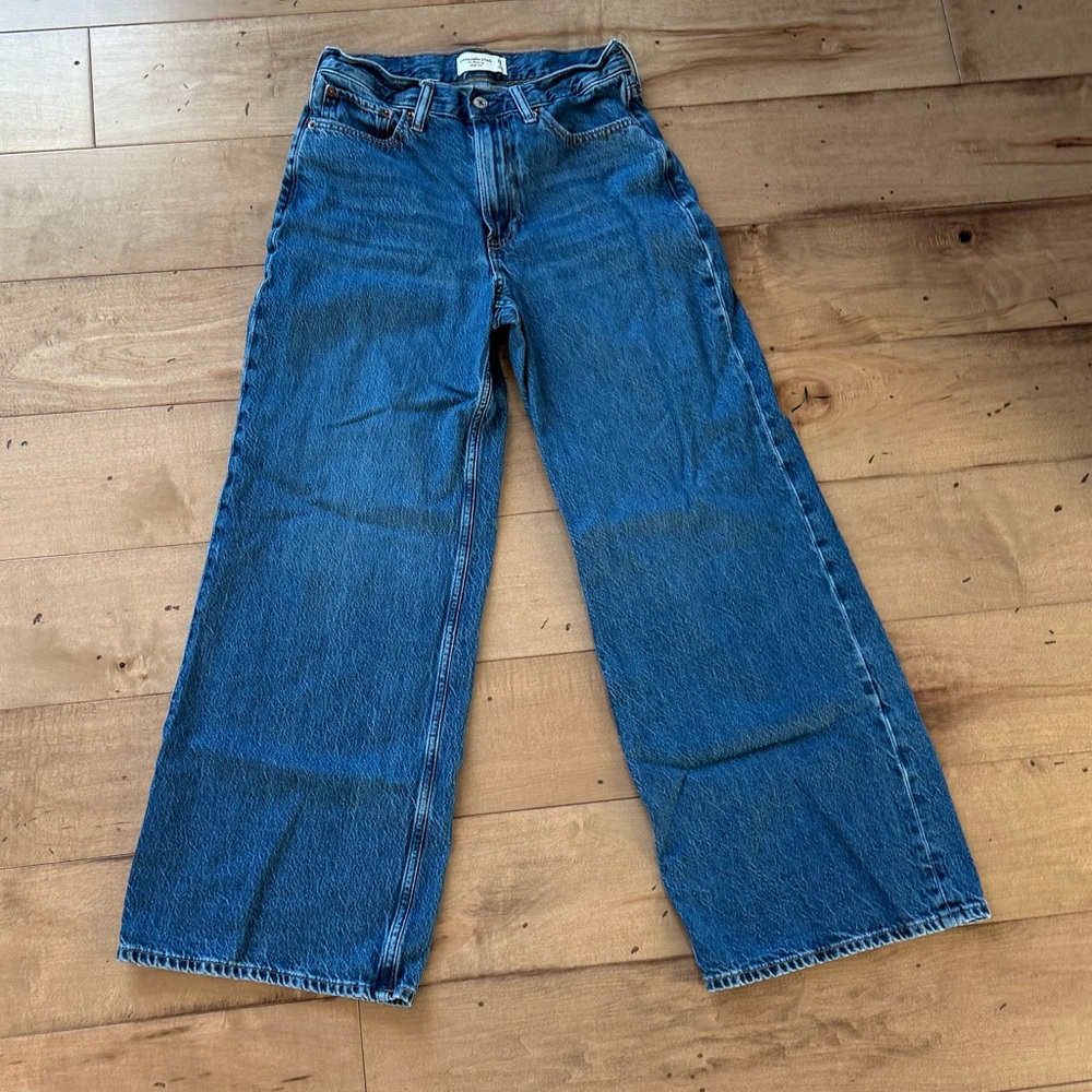 Abercrombie High Rise Wide Leg - Size 26